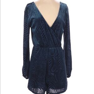 Ecote size medium blue velvet flirty romper